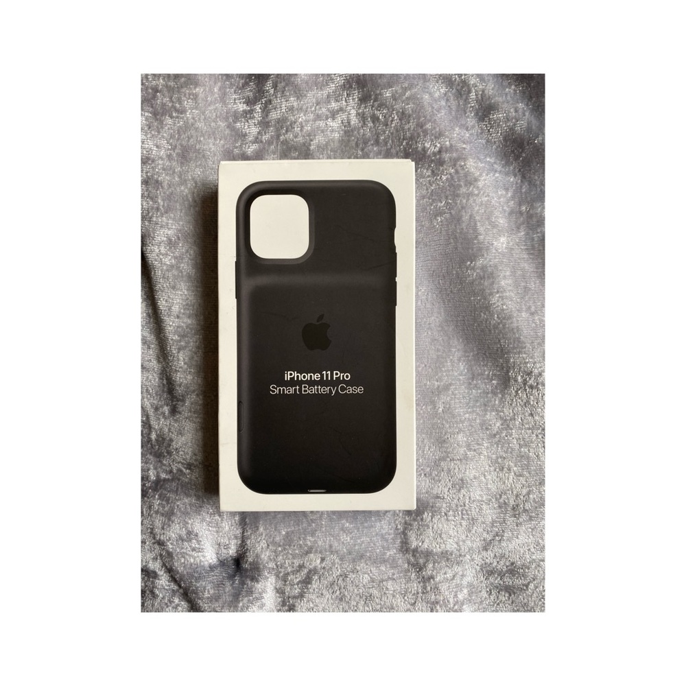iPhone 11 Pro Apple charging case